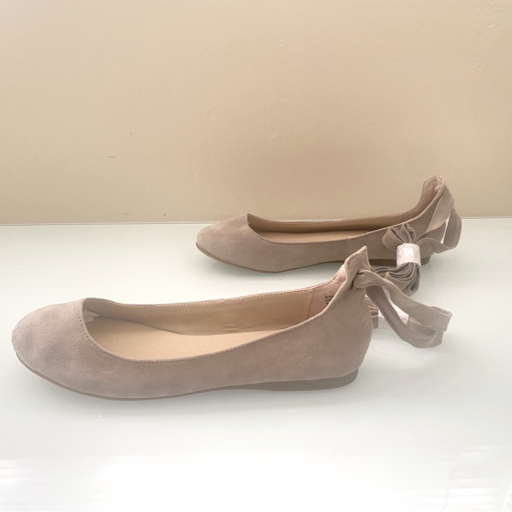 Steve Madden Blcome Light Gray Straps Leather Size 7M NWOT Ballet Flats - Picture 3 of 10